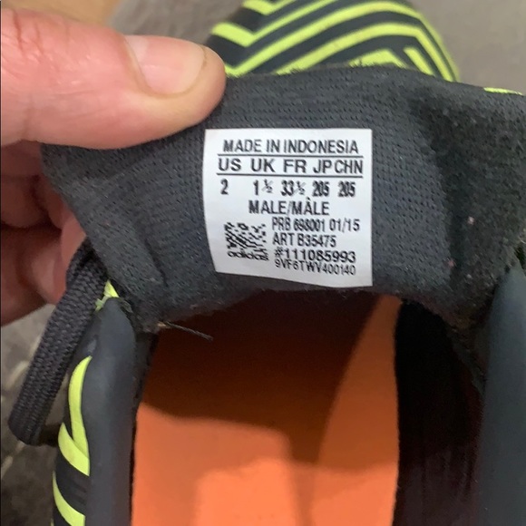 Adidas Soccer shoes kids size 2 - Picture 3 of 3